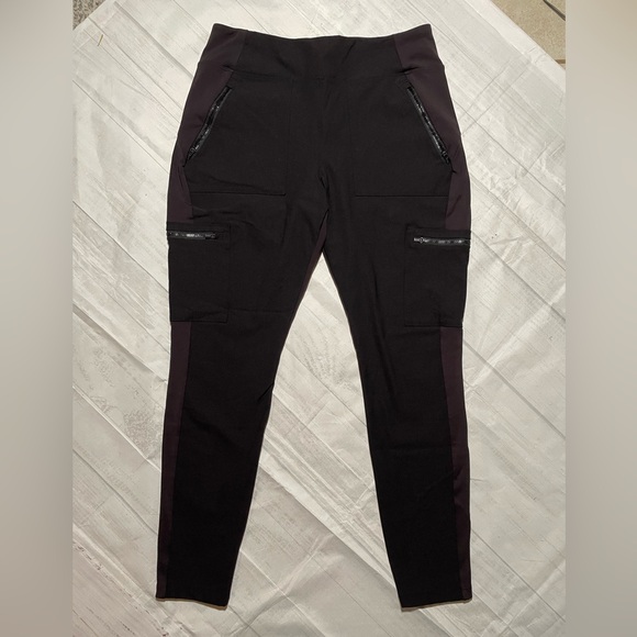Athleta Pants - Athleta Headlands Hybrid Cargo II Tight Leggings. Size 14.
